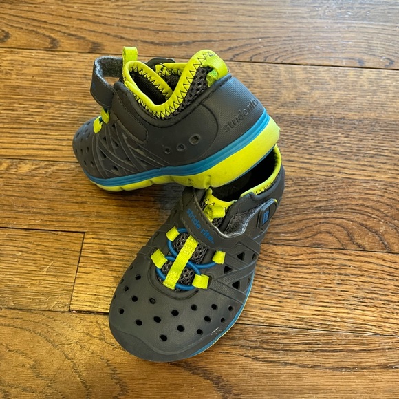 Stride Rite Toddler Boy's Made 2 Play Phibian Sneakers Sandals Shoes - Picture 2 of 4